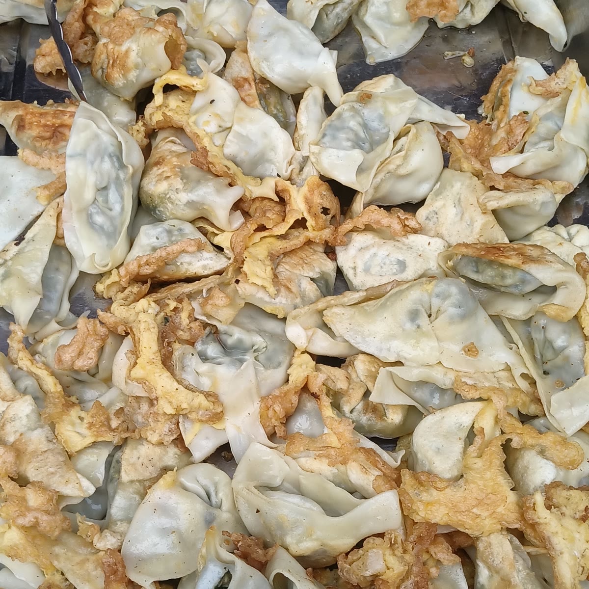 3. 5 Stück Wantan (Hähnchen und Gemüse)